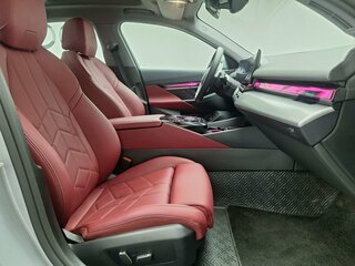 2024 BMW 5 серии 520i VIII (G60/G61/G68), серый, 6820000 рублей, вид 5