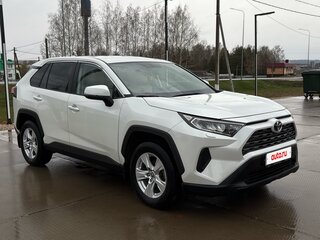 2019 Toyota RAV4 V (XA50), белый, 3550000 рублей, вид 2