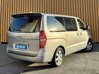 2019 Hyundai Grand Starex I Рестайлинг 2, серый, 3090000 рублей, вид 4