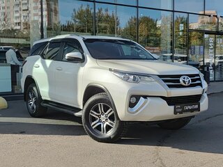 2019 Toyota Fortuner II, белый, 3399000 рублей, вид 3