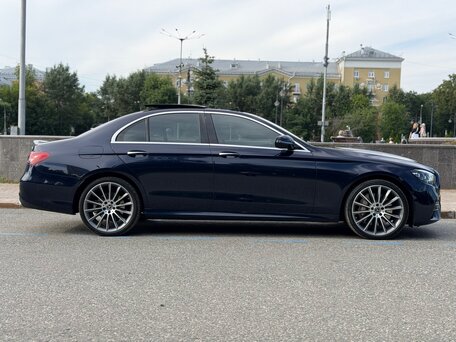 2020 Mercedes-Benz E-Класс 350 V (W213, S213, C238) Рестайлинг, синий, 5390000 рублей, вид 4