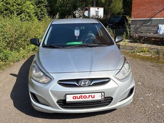 2011 Hyundai Solaris I, серебристый, 400000 рублей, вид 2
