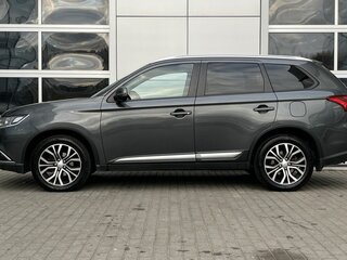 2018 Mitsubishi Outlander III Рестайлинг 2, серый, 2050000 рублей, вид 4