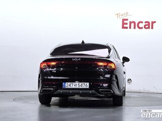 2023 Kia K5 LPi III Рестайлинг, чёрный, 2240000 рублей, вид 4