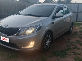 2014 Kia Rio 5-speed III, бежевый, 800000 рублей, вид 1