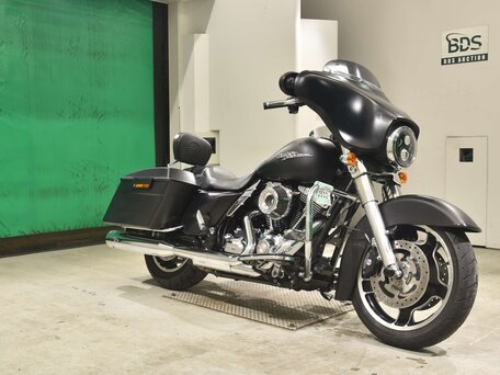 2011 Harley-Davidson Street Glide, чёрный, 1100000 рублей, вид 1