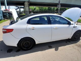 2013 Kia Rio III, белый, 280000 рублей, вид 2