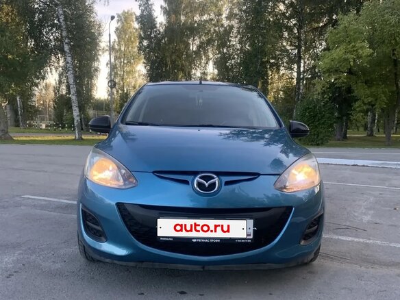 2013 Mazda 2 II Рестайлинг (DE2), голубой, 850000 рублей - вид 1
