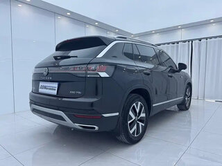 2022 Volkswagen Tayron I, чёрный, 1700000 рублей, вид 4
