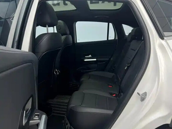 2022 Mercedes-Benz GLA 180 II (H247), белый, 1977000 рублей - вид 11