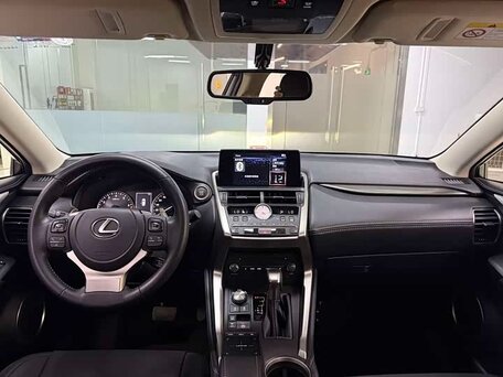 2020 Lexus NX 200 I Рестайлинг, белый, 2450000 рублей, вид 5