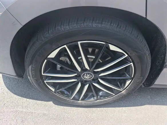 2026 BYD Qin L, серебристый - вид 17