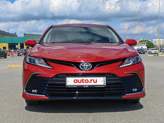 2022 Toyota Camry VIII (XV70) Рестайлинг, красный, 3700000 рублей, вид 1