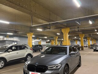 2021 BMW 5 серии 520i VII (G30/G31/G38) Рестайлинг, серый, 3650000 рублей, вид 1