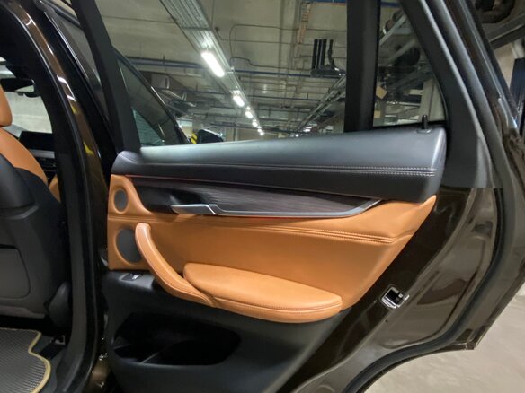 2017 BMW X6 M50d II (F16), коричневый, 4250000 рублей - вид 27