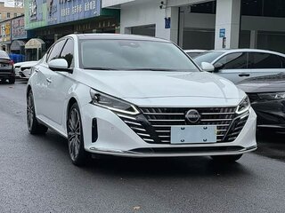 2022 Nissan Altima VI (L34) Рестайлинг, белый, 1650000 рублей, вид 3