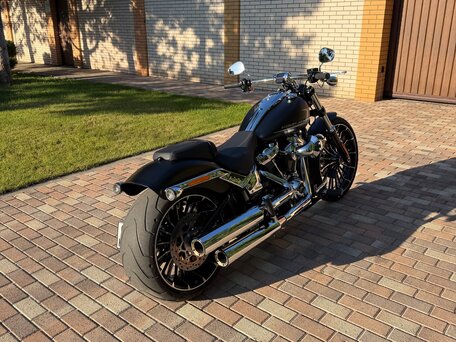 2023 Harley-Davidson Breakout, чёрный, 2700000 рублей, вид 4