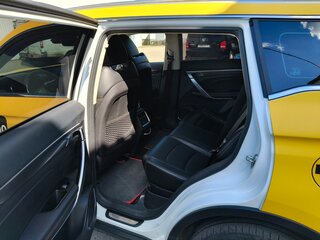 2024 Geely Atlas Pro, жёлтый, 1950000 рублей, вид 5