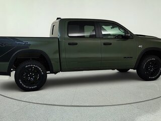 2026 Ram 1500 Crew Cab eTorque V Рестайлинг, зелёный, 8761386 рублей, вид 4