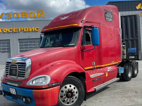 2003 Freightliner Columbia, красный, 1700000 рублей, вид 3