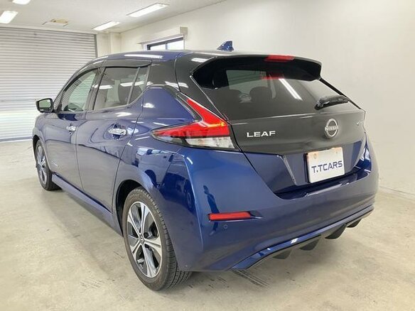 2022 Nissan Leaf II (ZE1), голубой, 1855000 рублей - вид 5