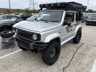 2022 Suzuki Jimny IV, серебристый, 1579999 рублей, вид 2
