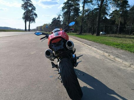 2009 Ducati Monster 1100, красный, 424524 рублей, вид 3