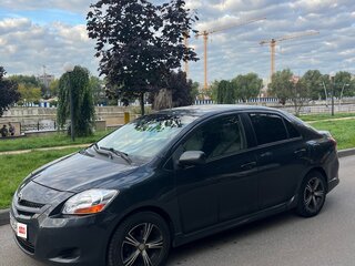 2006 Toyota Yaris II, серый, 700000 рублей, вид 2