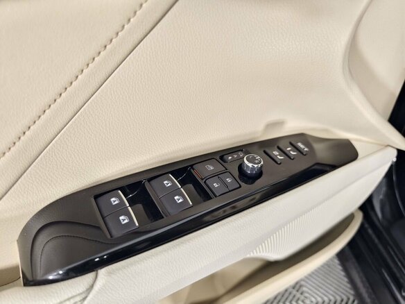 2019 Toyota Camry VIII (XV70), чёрный, 2689000 рублей - вид 16
