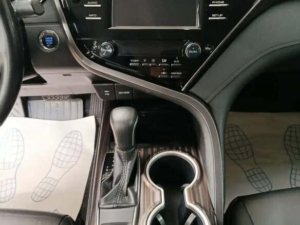 2018 Toyota Camry VIII (XV70), чёрный - вид 12