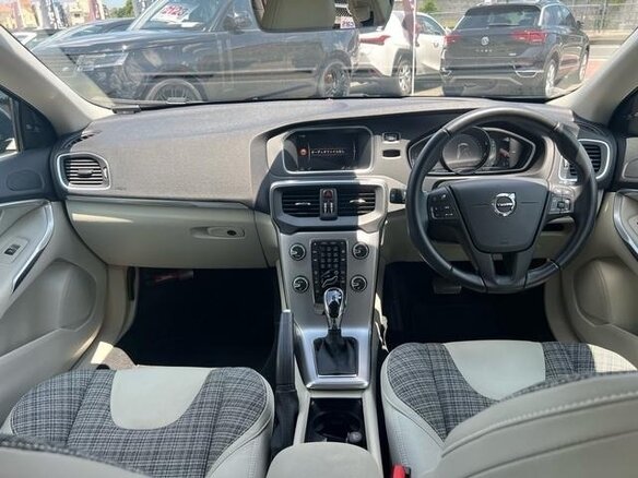 2020 Volvo V40 II Рестайлинг, синий - вид 19