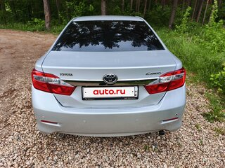 2013 Toyota Camry VII (XV50), серебристый, 1130000 рублей, вид 3