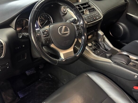 2016 Lexus NX 200 I, белый, 3100000 рублей - вид 3