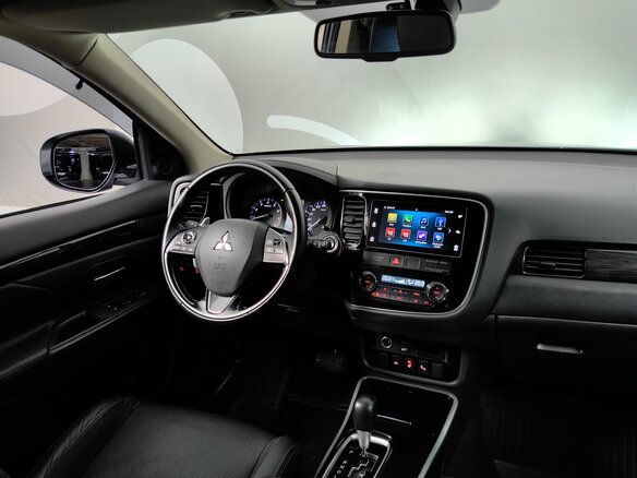 2018 Mitsubishi Outlander III Рестайлинг 2, серебристый, 1848000 рублей - вид 6