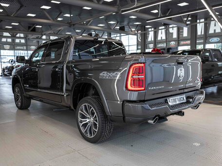 2026 Ram 1500 Crew Cab V Рестайлинг, серый, 11659379 рублей, вид 2