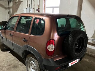 2018 Chevrolet Niva I Рестайлинг, коричневый, 700000 рублей, вид 2