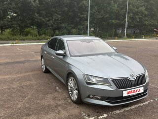 2016 Skoda Superb III, серый, 2100000 рублей, вид 4