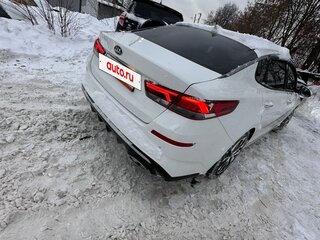 2019 Kia Optima IV Рестайлинг, белый, 1730000 рублей, вид 3