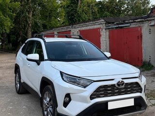 2020 Toyota RAV4 V (XA50), белый, 2800000 рублей, вид 4