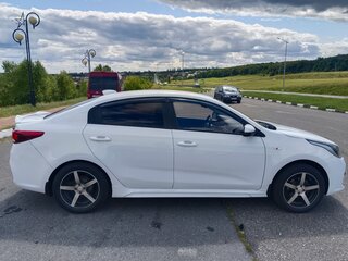 2017 Kia Rio IV, белый, 1490000 рублей, вид 5