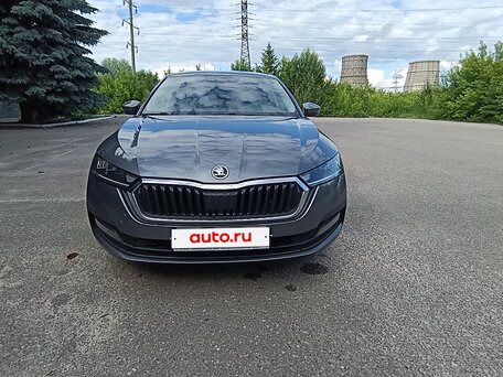 2021 Skoda Octavia IV (A8), серый, 2430000 рублей, вид 3