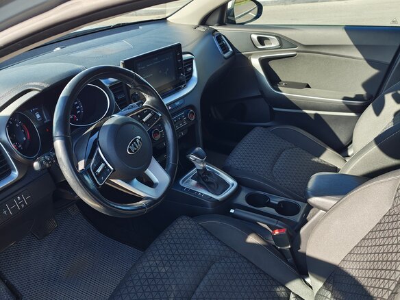 2020 Kia Ceed III, серый, 1950000 рублей - вид 5