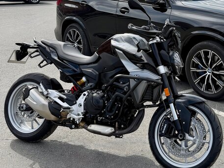 2021 BMW F 900 R, чёрный, 980000 рублей, вид 1