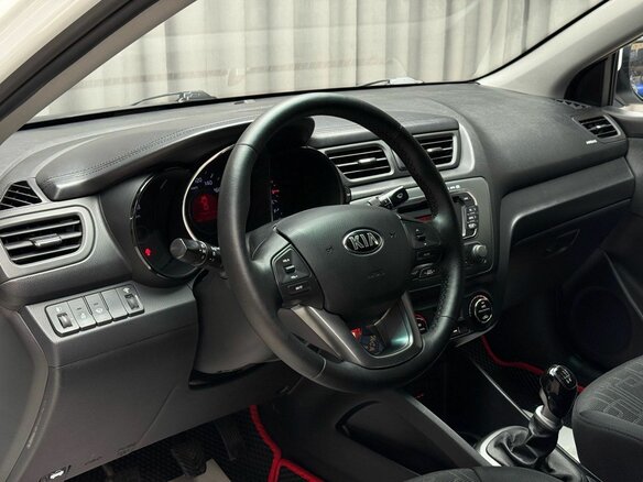 2013 Kia Rio 5-speed III, белый - вид 7