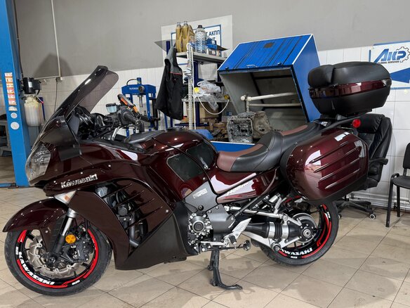 2012 Kawasaki GTR 1400 (Concours 14), красный - вид 7