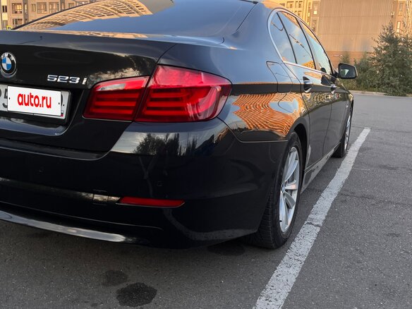 2010 BMW 5 серии 523i VI (F10/F11/F07), чёрный, 1500000 рублей - вид 10