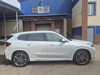 2024 BMW X1 25Li xDrive III (U11/U12), белый, 5150000 рублей, вид 3