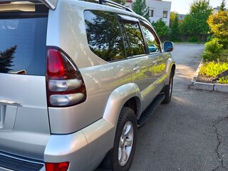 2006 Toyota Land Cruiser Prado 4-speed 120 Series, серебристый, 1950000 рублей, вид 3