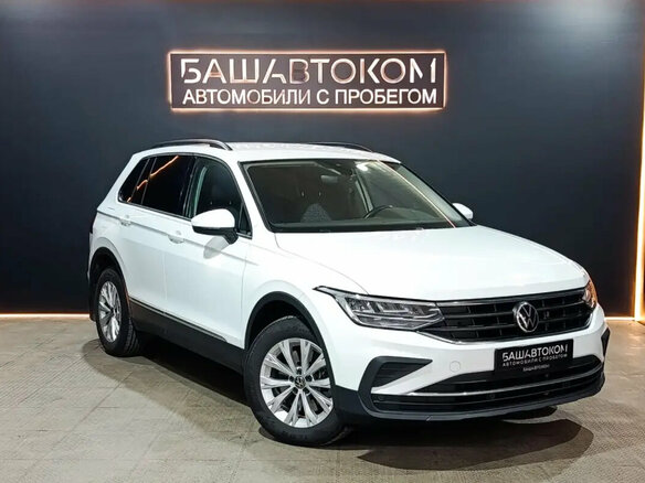 2021 Volkswagen Tiguan II Рестайлинг, белый, 2600000 рублей - вид 2