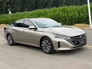 2023 Nissan Altima VI (L34) Рестайлинг, золотистый, 2180000 рублей, вид 4